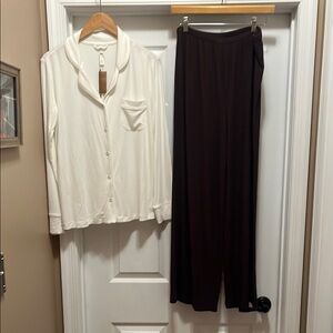 NWT SKIMS white Button-Up Top with brown Wide-Leg Pants size S